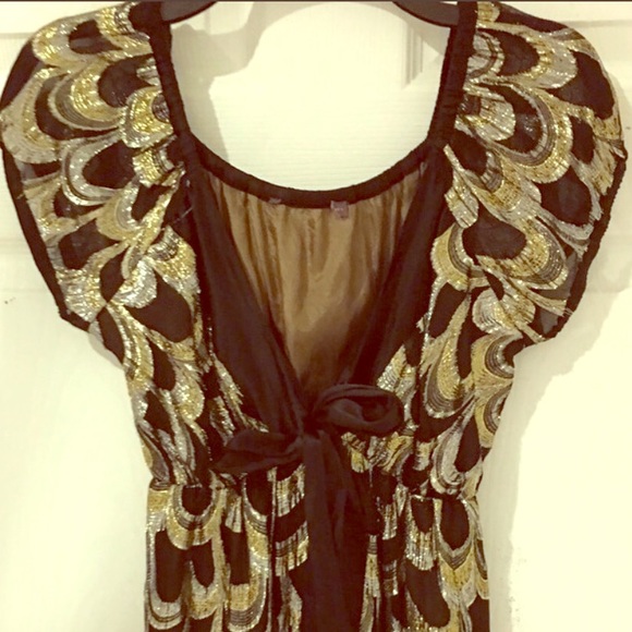 ❌SOLD❌ PEACOCK PATTERN CAPPED SLEEVE TOP WITH BOW - Picture 3 of 5